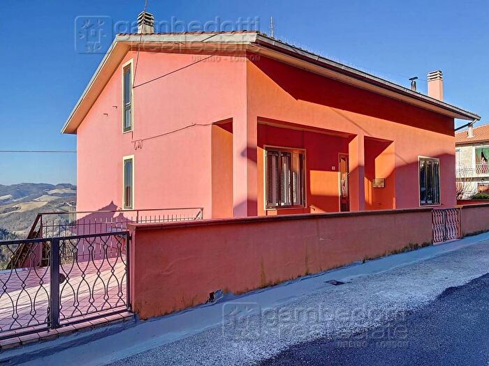 Casa con 6 locali in vendita in Pieve Di Cagna, Urbino