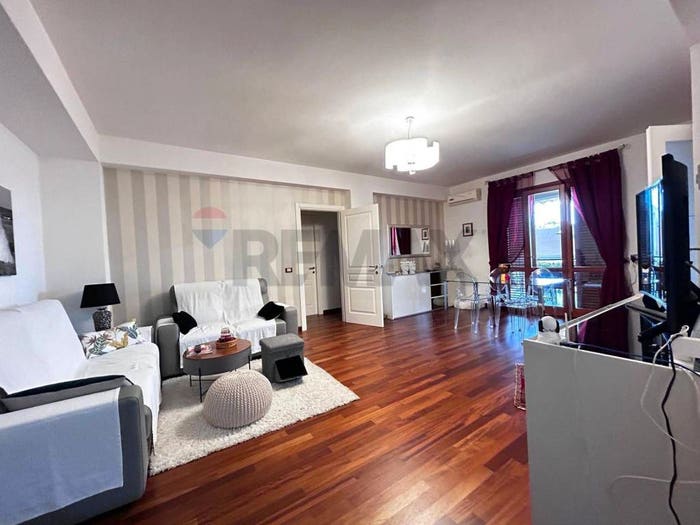 Appartamento con 6 locali in vendita in Via Piersanti Mattarella, Floridia