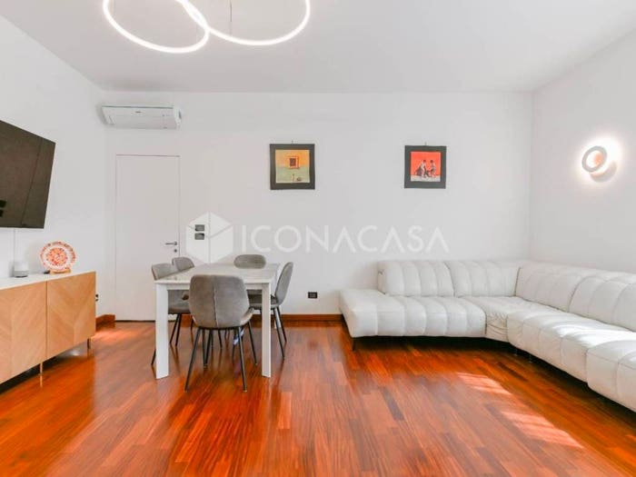 Appartamento trilocale in vendita in Via Atto Vannucci, Porta Romana Medaglie d'Oro, Milano