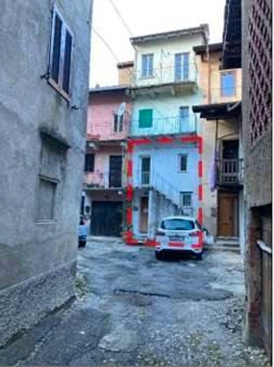 Appartamento trilocale in vendita in Via G Marconi, Besano