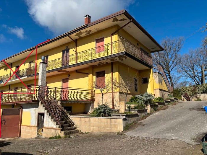 Casa con 6 locali in vendita in San Potito Ultra