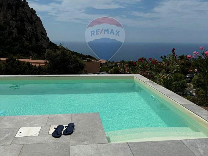 Casa con 6 locali in vendita in Costa Paradiso, Trinità d'Agultu e Vignola