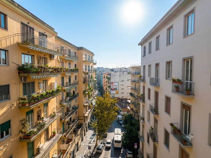 Appartamento con 5 locali in vendita in Via Domenico Fontana, Arenella, Napoli