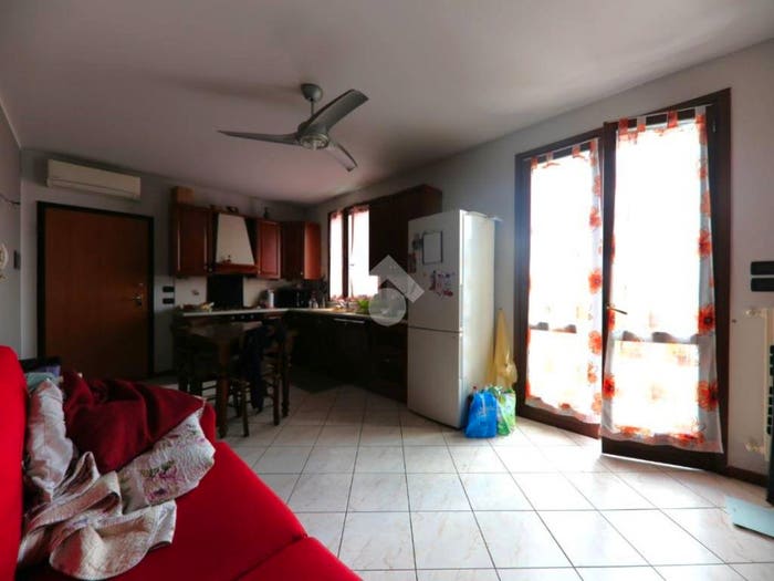 Appartamento trilocale in vendita in Via Unione Europea, Centro, Marmirolo