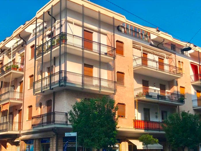 Appartamento quadrilocale in vendita in Via Privata Londra, Fenarina Via Neghelli Collina di Ponente, Alassio