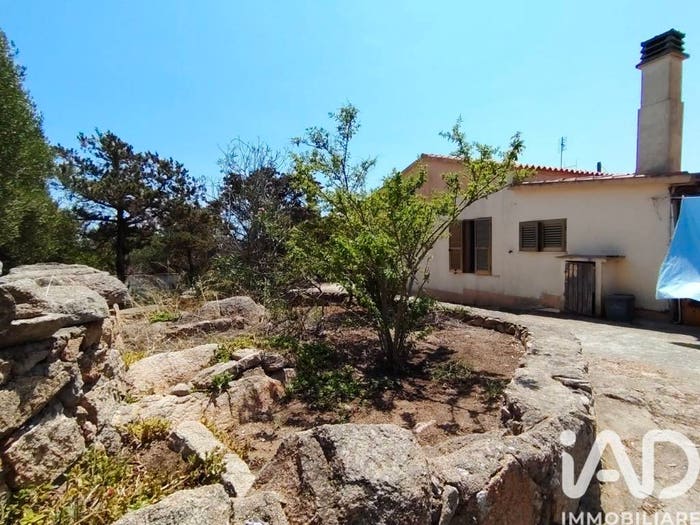 Casa con 6 locali in vendita in Frazione Zanioli, La Maddalena