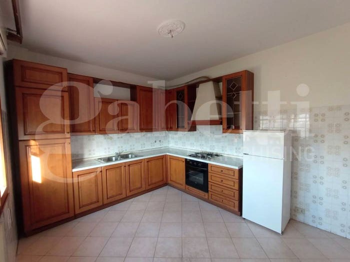 Casa con 6 locali in vendita in CAVARZERE Via dei Martiri, Centro, Cavarzere