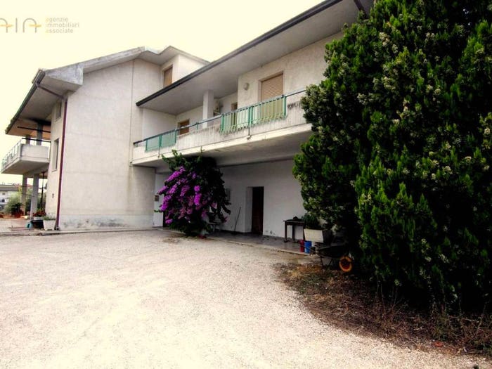Casa con 6 locali in vendita in traversa Aldo Moro, Stella, Monsampolo del Tronto