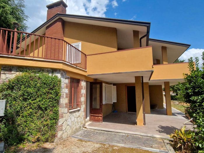 Casa con 6 locali in vendita in Strada del Brozzo, Montebello, Perugia
