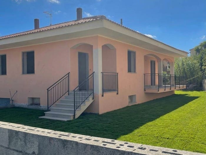 Casa con 5 locali in vendita in Usini