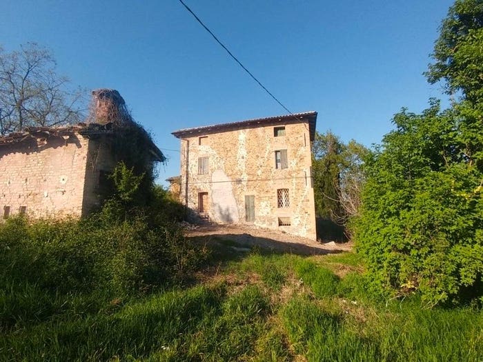 Casa con 6 locali in vendita in Via Castello, Monte San Pietro