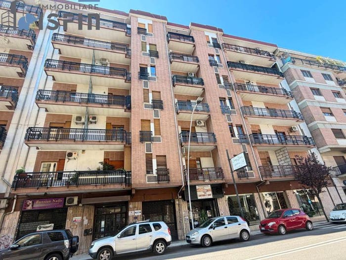 Appartamento con 5 locali in vendita in Via Pasquale Rossi, Stadio Città, Cosenza