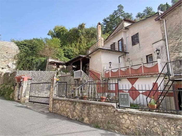 Casa con 5 locali in vendita in Via Noce Dei Santi SNC, Balsorano Vecchio, Balsorano