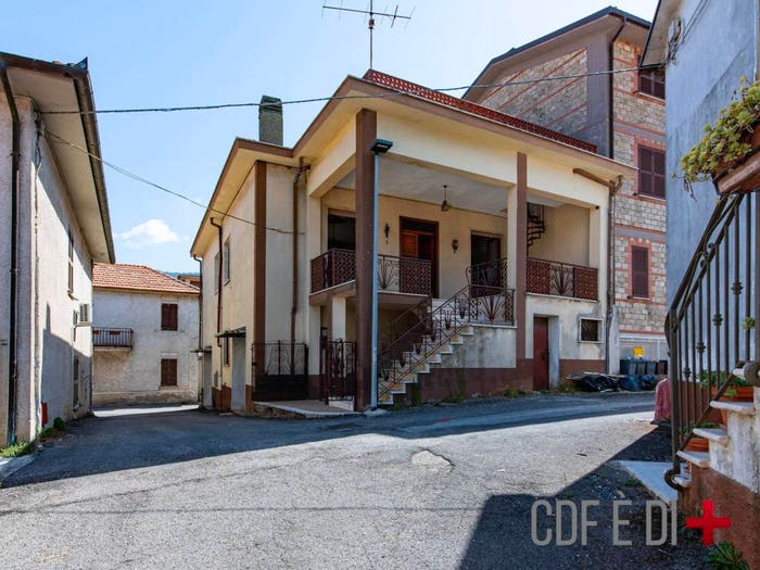 Casa trilocale in vendita in Località Colle di Configni, Configni