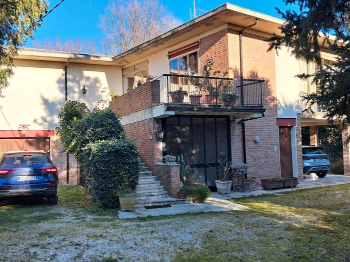 Casa con 6 locali in vendita in Romiti, Forlì
