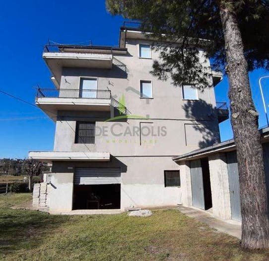 Casa con 6 locali in vendita in Via Cristoforo Colombo, Monsampolo del Tronto