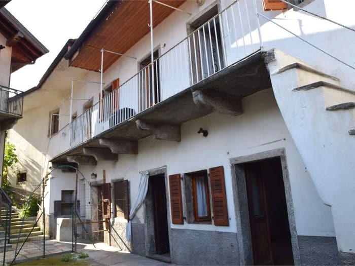 Casa con 6 locali in vendita in via Villa, Cuzzago, PremoselloChiovenda