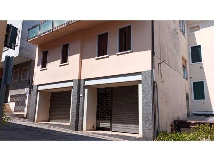 Appartamento con 6 locali in vendita in Via Mezzavilla, Centro, Arsiero