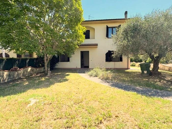 Casa con 5 locali in vendita in V Sarzanese, Santa Maria a Colle Ponte San Pietro, Lucca