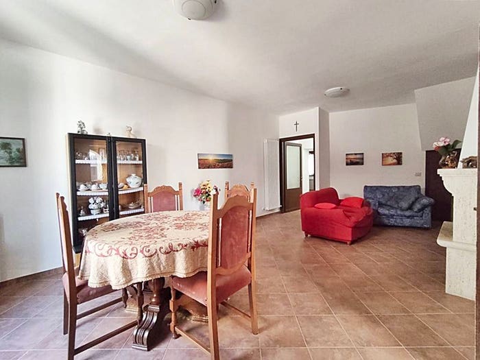 Casa con 6 locali in vendita in Civitella Del Lago, Baschi
