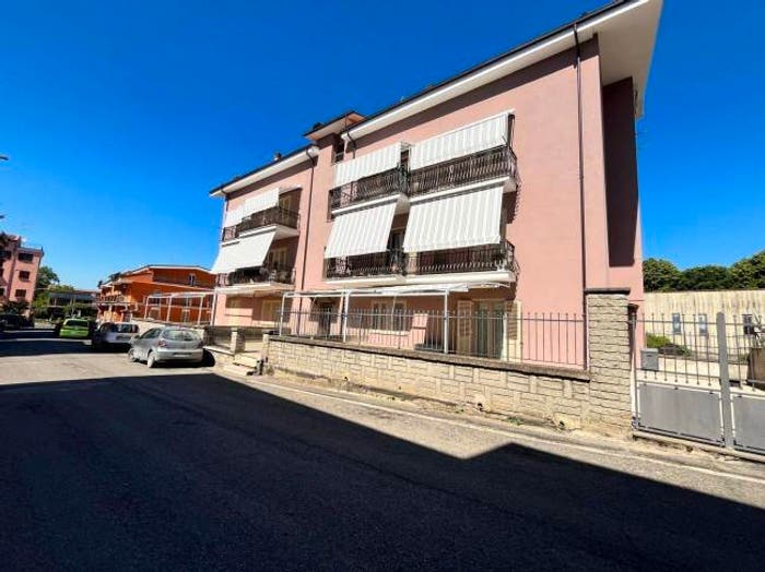 Appartamento trilocale in vendita in Via Benedetto Croce, Vasanello