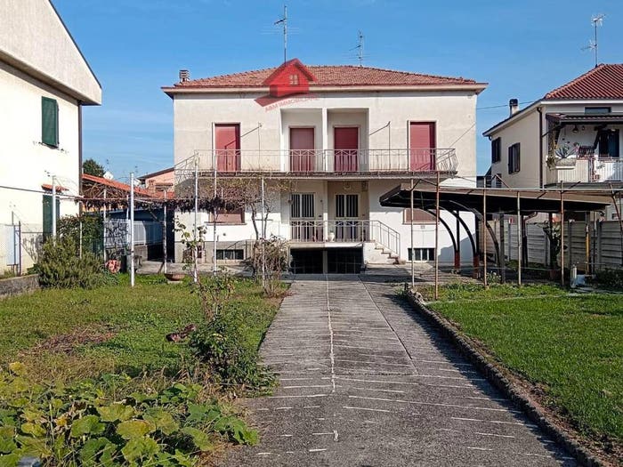 Casa con 6 locali in vendita in Centro, Brembate
