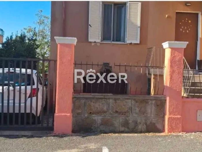 Casa quadrilocale in vendita in Via Giuseppe Petroni, Centro, Civita Castellana