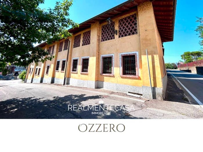 Casa con 6 locali in vendita in Via Aprile, Centro, Ozzero