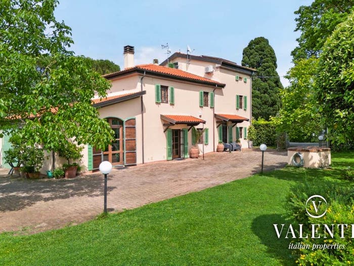 Casa con 6 locali in vendita in Fauglia