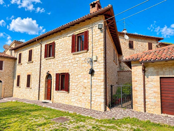 Casa con 5 locali in vendita in Frazione Collazzoni, Collazzoni, Preci