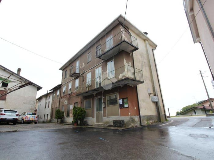 Casa con 6 locali in vendita in Via Campanella, Altissimo