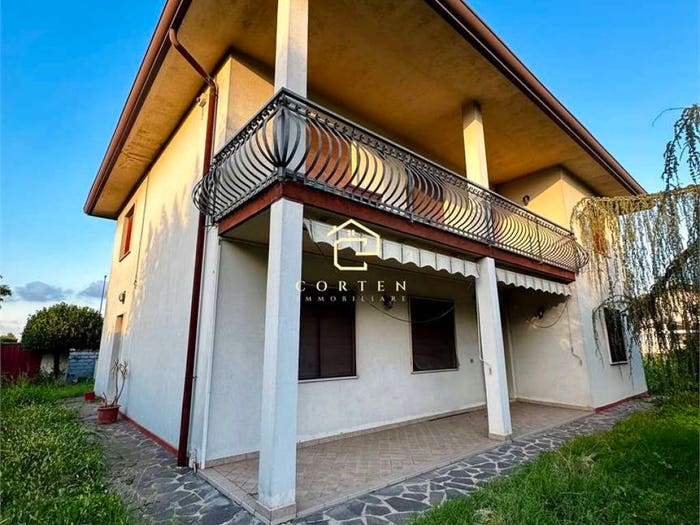 Casa con 6 locali in vendita in VIA DEI MASI, Centro, Fossò