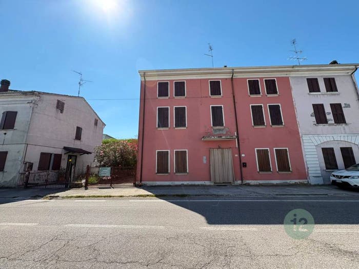 Casa con 6 locali in vendita in Largo Bruno Vincenzi, Bondanello, Moglia