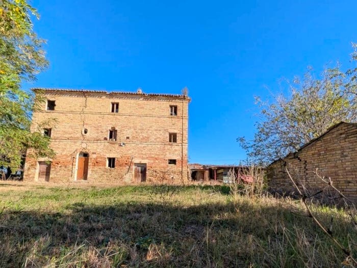 Casa con 6 locali in vendita in Località Cimarella, Montecassiano