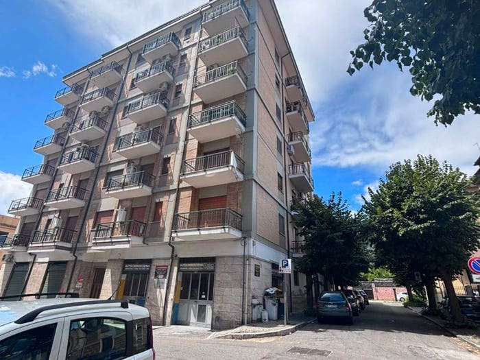 Appartamento trilocale in vendita in Via Fiume, Centro, Cosenza