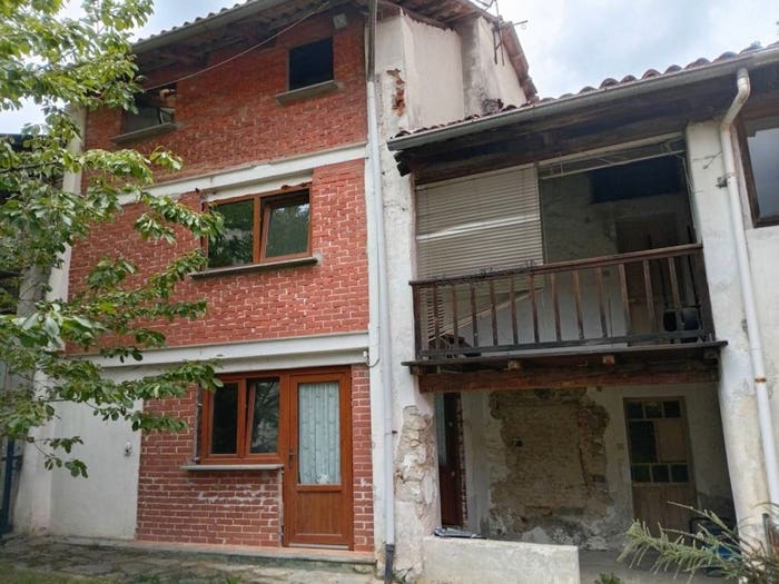 Casa con 5 locali in vendita in Strada Cantone Votta e Cellone, Favaro, Biella