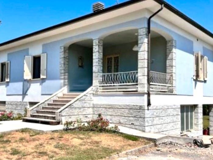 Casa con 6 locali in vendita in Via di Sant'Alessio, Sant'Alessio Carignano, Lucca