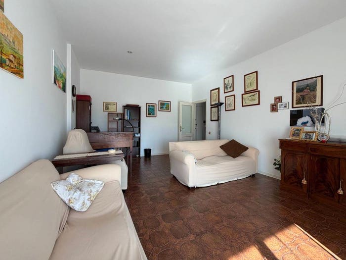 Appartamento trilocale in vendita in Via Giovanni XXIII, Centro, Amandola