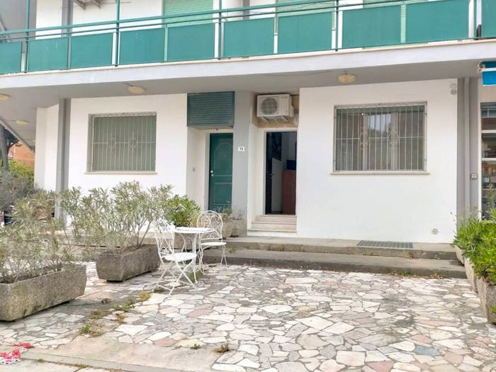 Appartamento trilocale in vendita in Viale dei Lecci, Lido degli Estensi, Comacchio