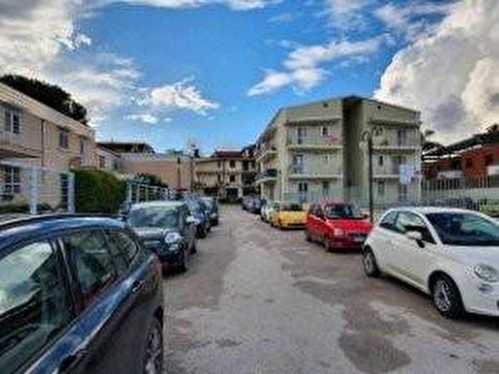 Casa quadrilocale in vendita in Via Retella, Capodrise