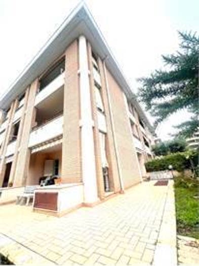 Appartamento con 5 locali in vendita in Viale John Fitzgerald Kennedy, Quartiere Europa, Latina