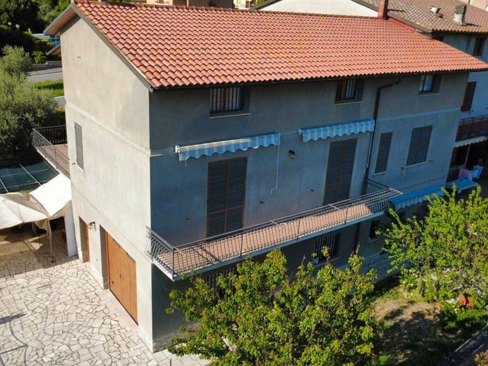 Appartamento con 6 locali in vendita in Centro, Trequanda