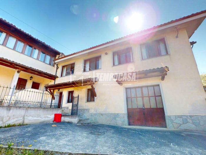 Appartamento con 5 locali in vendita in Frazione Berri, Berri, La Morra