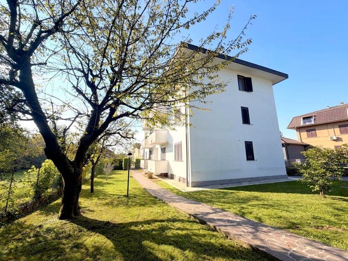 Appartamento trilocale in vendita in Via centro sportivo, Cesate