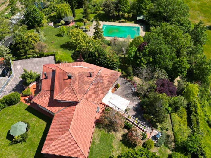 Casa con 6 locali in vendita in Colle Paganello, Fabriano