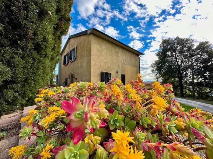Casa con 6 locali in vendita in Podere Il Santo, Pomarance