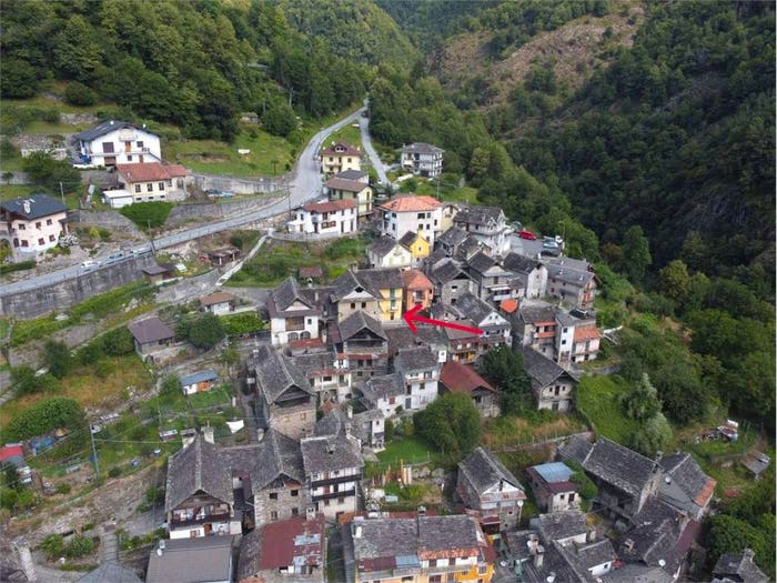Casa trilocale in vendita in frazione Cresti, Montescheno