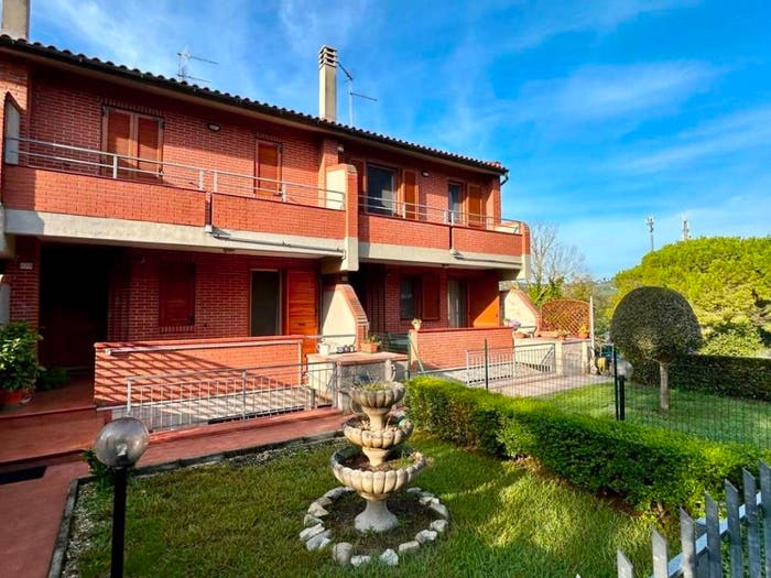 Casa con 5 locali in vendita in Q, Ancona