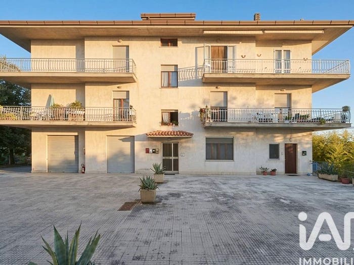Appartamento quadrilocale in vendita in Via Villa Zara, Torre San Patrizio
