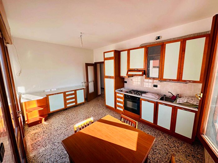 Appartamento trilocale in vendita in Via delle Regioni, Mestre, Venezia